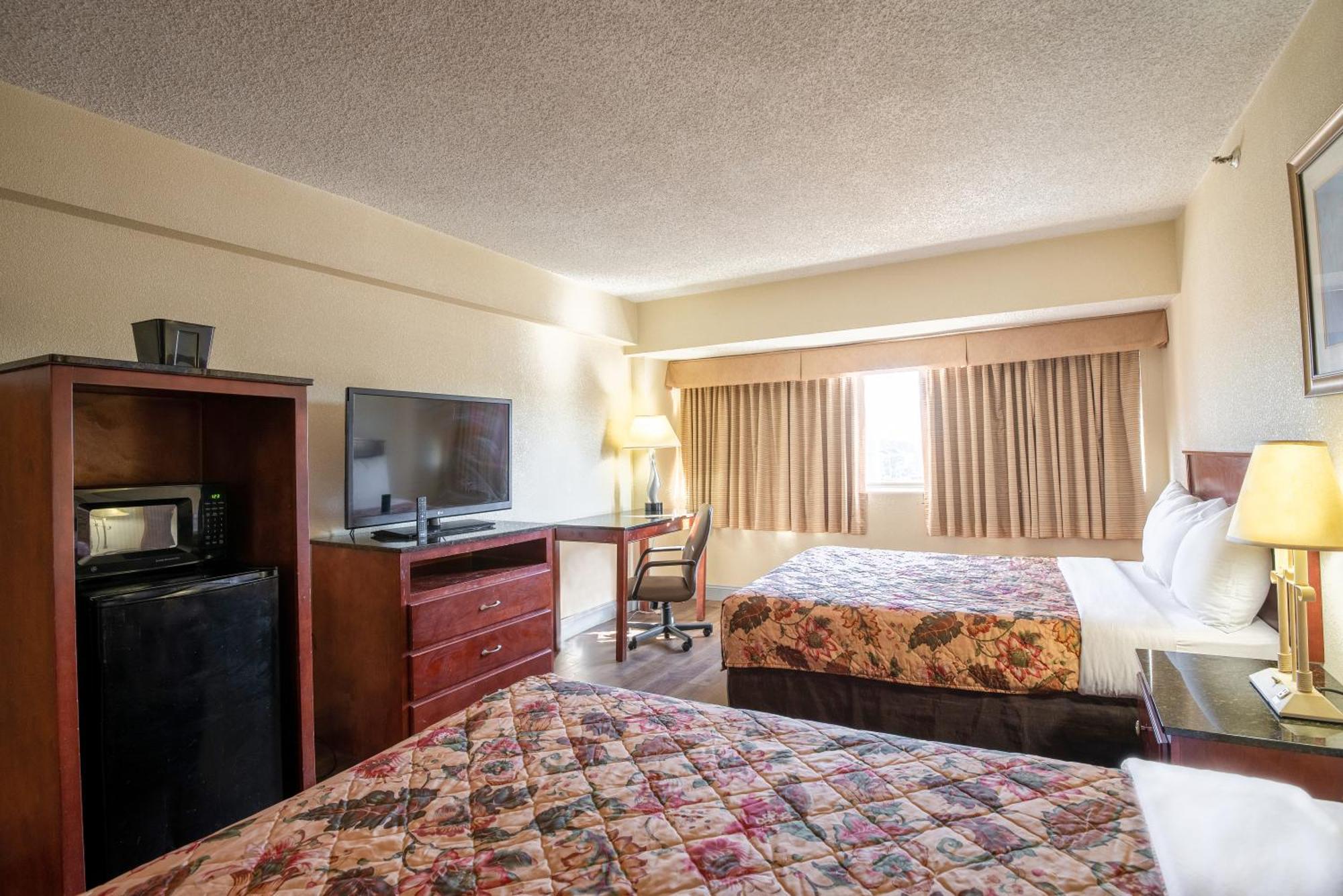 Hotel Dominion And