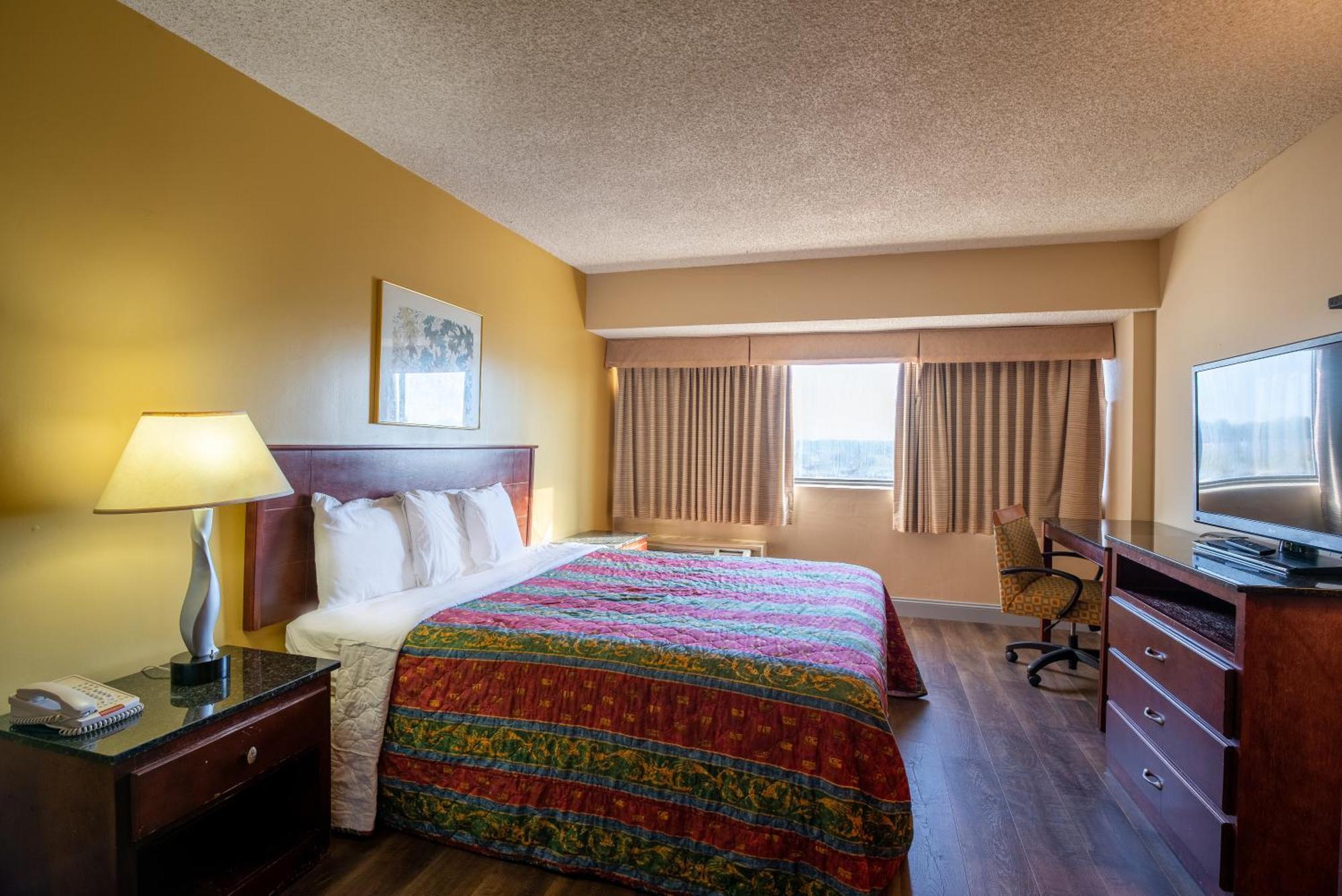 Dominion And Hotel Sandston